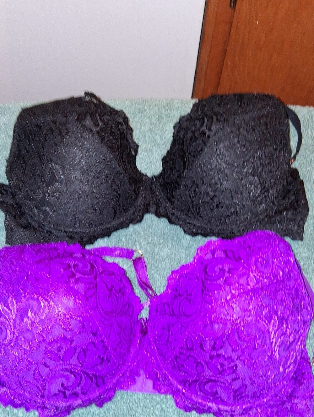 Used Smart And Sexy Bras 38D Set